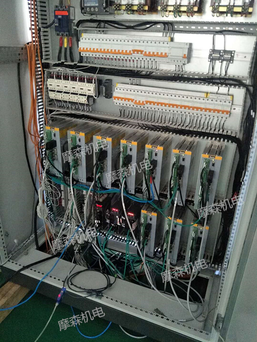 防爆伺服電機在纖維膜設(shè)備上的應(yīng)用1T.jpg 防爆伺服電機在纖維膜設(shè)備上的應(yīng)用1T.jpg