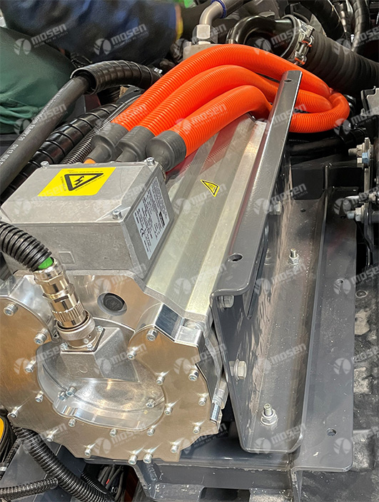 新的電機(jī)和發(fā)電機(jī)解決方案支持未來(lái)更清潔的車(chē)輛 + 工程車(chē)輛 .jpg