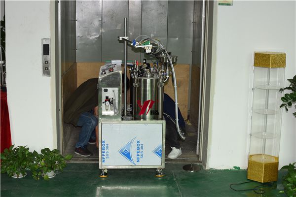 供銷雙液灌膠機(jī)