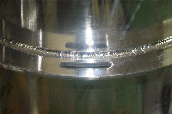 魚(yú)鱗焊接壓力桶桶身